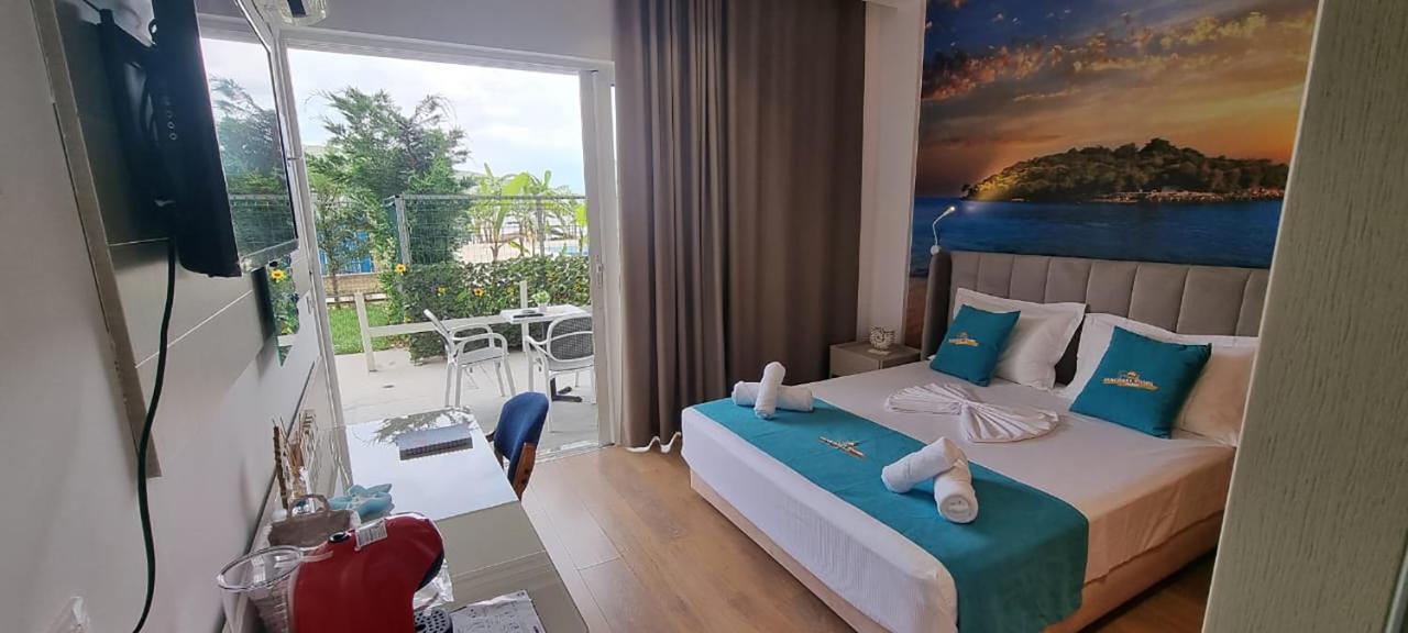 Suncoast Rooms Port Side ซารานเดอ ภายนอก รูปภาพ